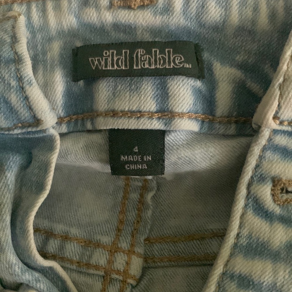 selling these jeans! i can’t fit them! skinny jeans & a good fit tight
